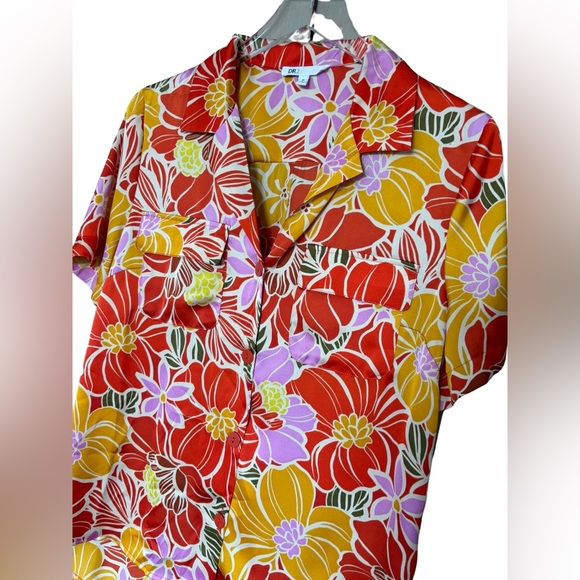 DR2 Satin Tropical Button Up NWOT - Picture 2 of 4
